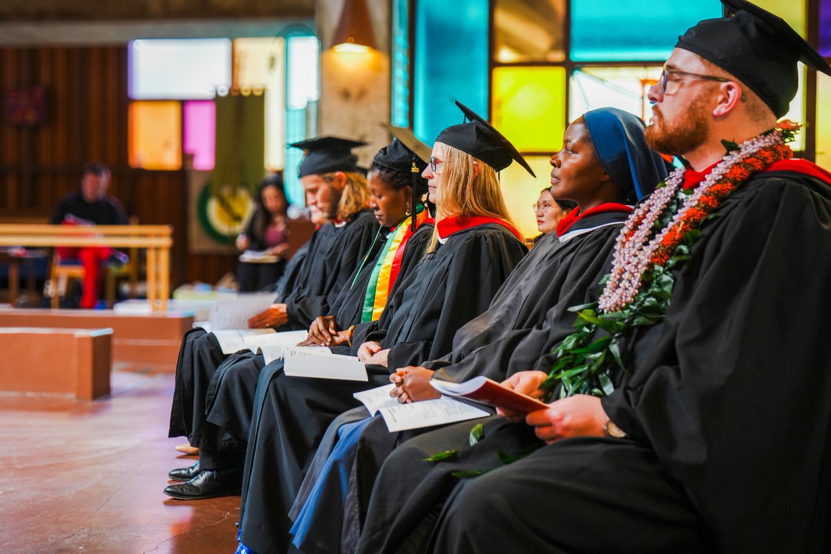 SantaClaraUniv's tweet photo. It's officially Grad SZN at Santa Clara! โค๏ธ
Help celebrate #SCU2024 by leaving a message for the graduates. ๐ฌ
๐ธ: Photos from the Jesuit School of Theology of Santa Clara University's (@jstscu) commencement ceremony on May 18.
#SCUgrad #SCUproud #JesuitEducated https://t.co/FGqAvnba62