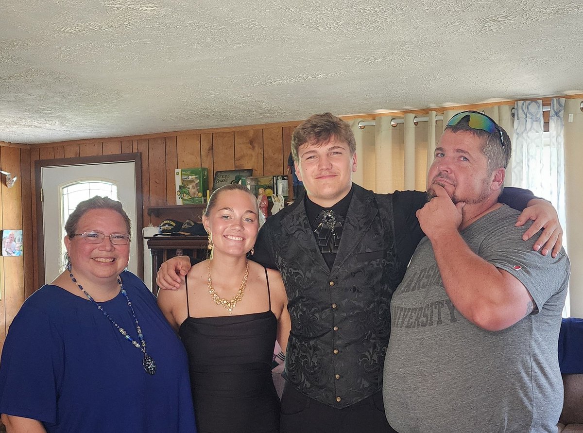 May 18th...
It was a great day
#Prom2024 
#SlayAllDay 
@HopeDudziak