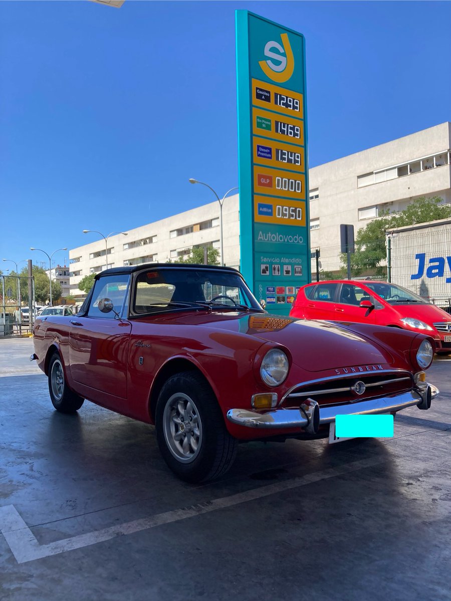 essanjeronimo's tweet image. Hola amigos, hoy nos ha visitado un precioso clásico inglés, un modelo casi en extinción, y súper cuidado, con todos ustedes el SUNBEAM Alpine del 64!!🤩
👏🏻👏🏻👏🏻👏🏻👏🏻👏🏻