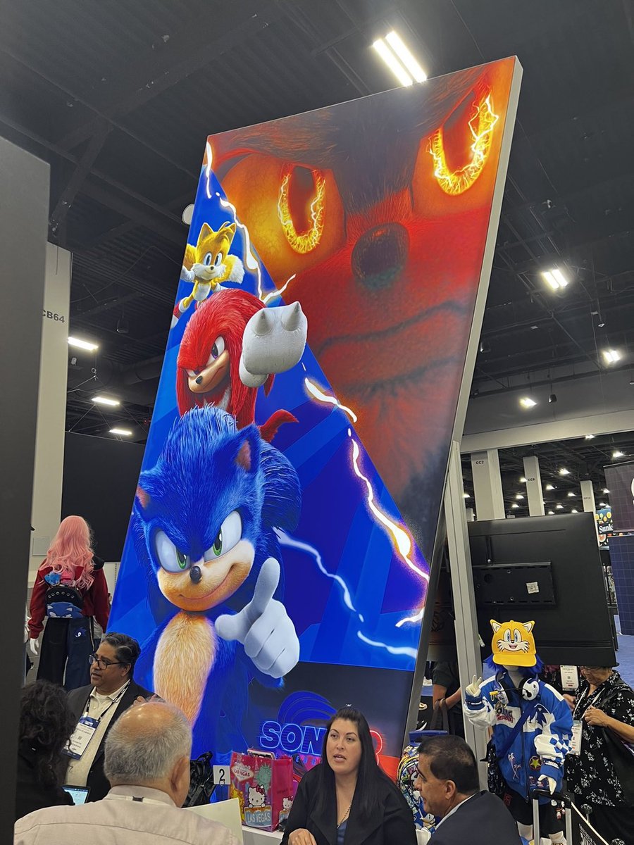 #Sonic3 promo shown at licensing expo 

(@InPursuitofToys)