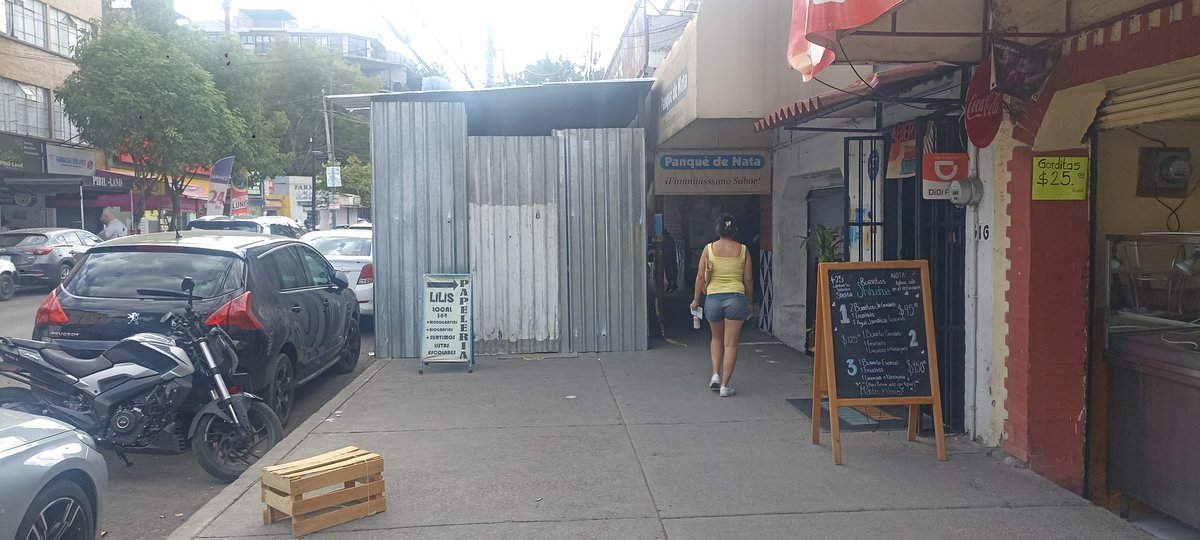 Salvado0287904's tweet photo. Quien autorizó esta mugre en el mercado Lázaro cárdenas de la colonia del valle norte, seguramente quieren votos https://t.co/1T2Hp9b9ik