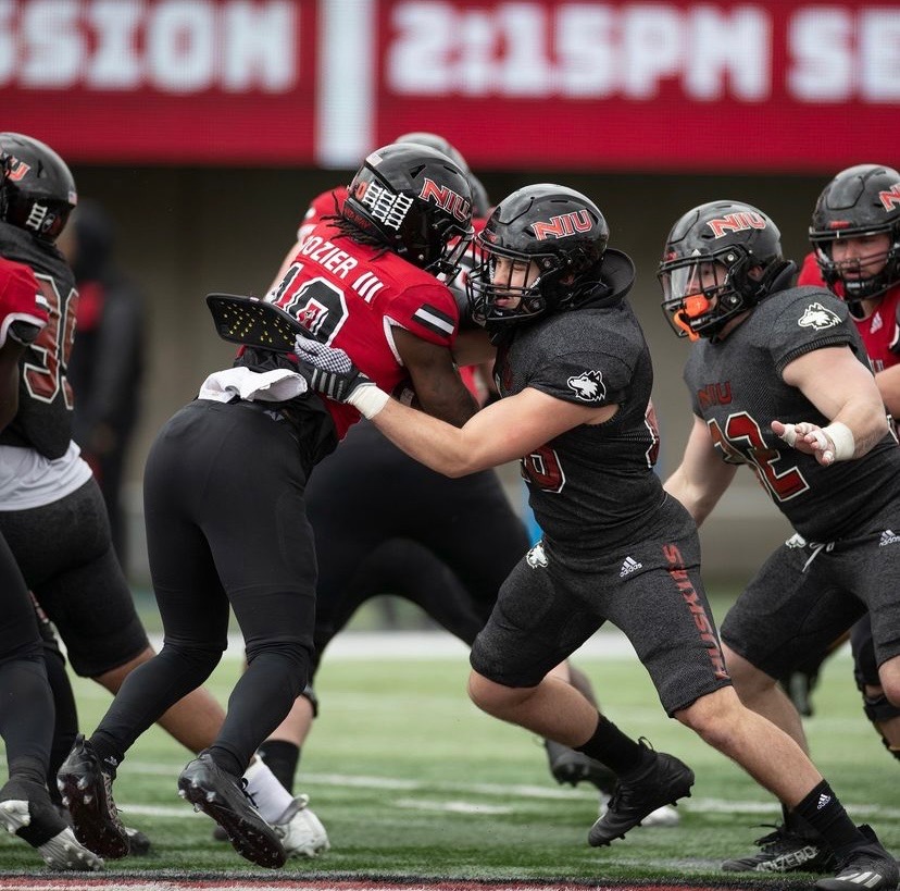 StPX_Football's tweet image. Please help us welcome former Lancer standout and D1 Linebacker home. He will be joining our coaching staff in 2024. 
#LancerUp