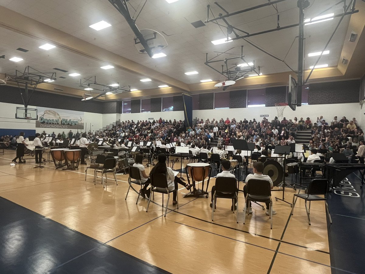 Packed house in the gym tonight for the last <a href="/DesertRidgeMS/">Desert Ridge MS</a> band concert of the 2023-2024 school year. All three groups sound fantastic! @APSMidSchools <a href="/Chris_APSMS/">Chris Sanchez</a>