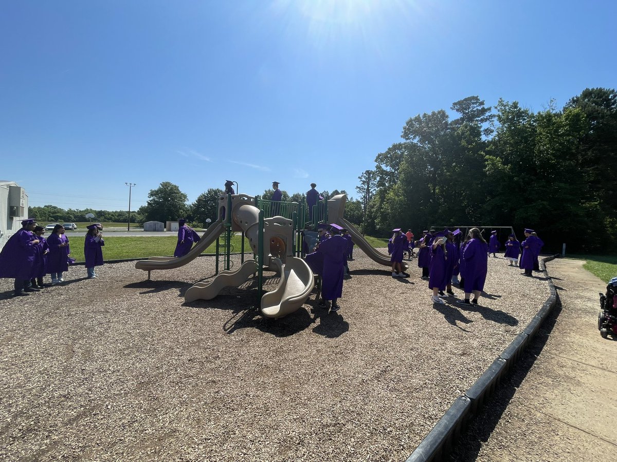 Today was so special as former Sardis students walked the halls from their elementary years! Students cheered them for their upcoming graduation🎓💯! We are so proud of who they’ve become!@PorterRidgeHSNC 💜🖤 @kellylmarks54 @AGHoulihan @UCPSNC @TopperJenn58692