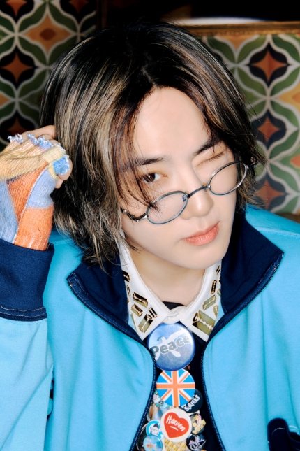 USEXOLUNION's tweet photo. [Article] Do Kyung-soo, Chen, Suho relay solo sortie... EXO, exemplary case of Jangsu Group activities.

Legendary group EXO is showing outstanding performance in each member's solo activities, setting an example as a 'longevity group'.  

After debuting with their first mini album 'MAMA' on April 8, 2012, EXO was loved for many hit songs such as 'Growl', 'Love Shot', 'Tempo', and 'Call Me Baby'. They rose to the ranks of top singers upon their debut and experienced controversies such as the departure of some members, but they honestly maintained their own style and played an active role as a representative 3rd generation group. Despite the fact that it has been difficult for several years to promote as a full group due to the members' relay military service, individual members have shown their presence by performing solo activities in all directions, and are still active, leaving a strong impact on the music industry, even now, 13 years after their debut. 

Following Do Kyung-soo (D.O.), Chen and Suho are also scheduled to release solo albums in May, and the 'EXO solo season' that fans will be very happy about will continue. Park Song-ah, a popular music critic, said, “EXO members are broadening their individual musical spectrum through solo activities. “The fact that each member brings out his or her own unique style while also carrying out group activities is not just an individual activity, but contributes to further strengthening the group’s brand and image,” he said. 

Last April, the full-length fan meeting 'One' was successfully held at the Inspire Arena. Excluding Kai and Sehun, who are serving in the military, six members including Suho, Xiumin, Baekhyun, Chen, Chanyeol, and D.O. participated in the fan meeting, showing their continued chemistry and strong friendship. 

In this way, EXO is developing its individual capabilities through non-stop solo activities at a time when it is impossible to promote as a complete group. Following the synergy shown as a group, it is an ideal move in that they share their growth process with fans by showing musical expansion through unit and solo activities.

Critic Park said, “Not only EXO but also many idol group members are expanding their musical spectrum through solo activities, which not only provides new musical experiences to fans, but also serves as an opportunity for the members themselves to grow as artists.” “In this case, we are striking a balance by expressing each individual’s individuality while maintaining the team’s identity,” he commented

https://t.co/052Y7DYMES

#EXO #엑소 @weareoneEXO
