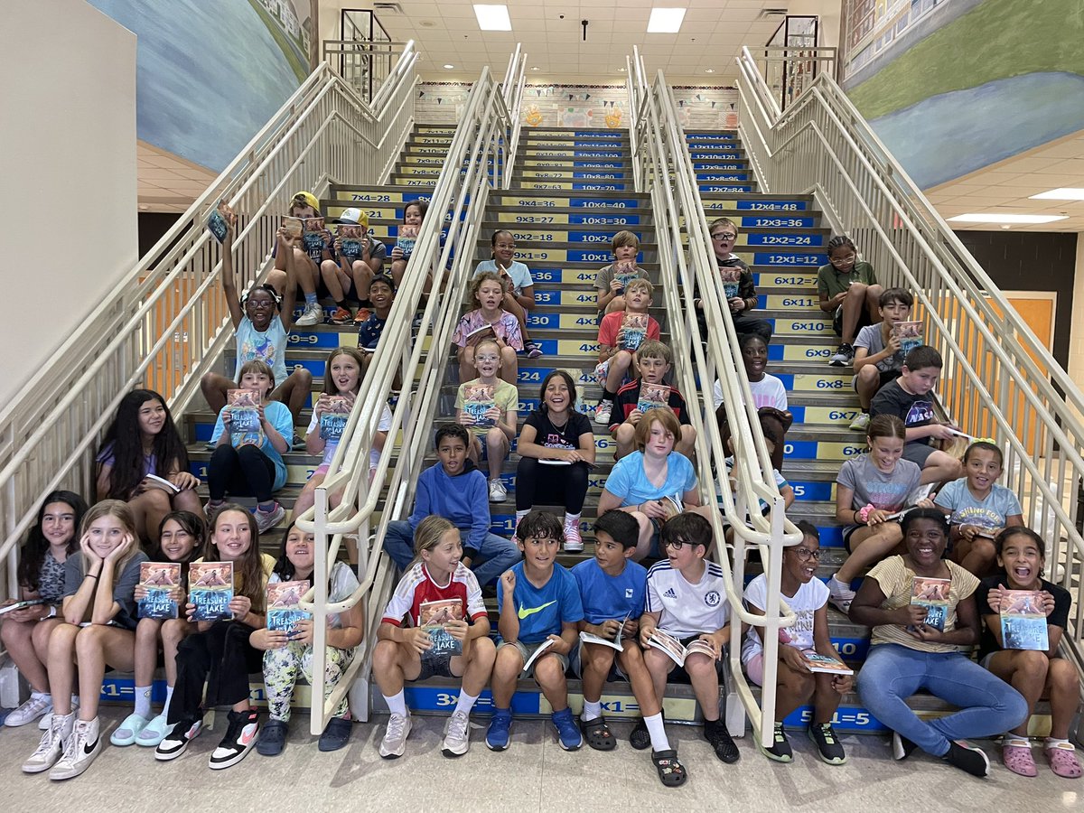 Our 3rd and 4th graders received their summer reading book today - Treasure in the Lake (one of the 15 Sunshine State books). @PrincipalSwain reminded them to Read! Read! Read! and log their reading minutes on the @zoobeanreads app! #WeAreAvalon #readersareleaders  #OCPSreads