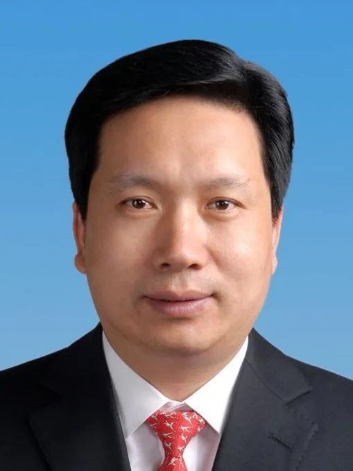 新疆维吾尔自治区党委书记马兴瑞➡️中办主任
陕西省委书记赵一德➡️ 新疆维吾尔自治区党委书记