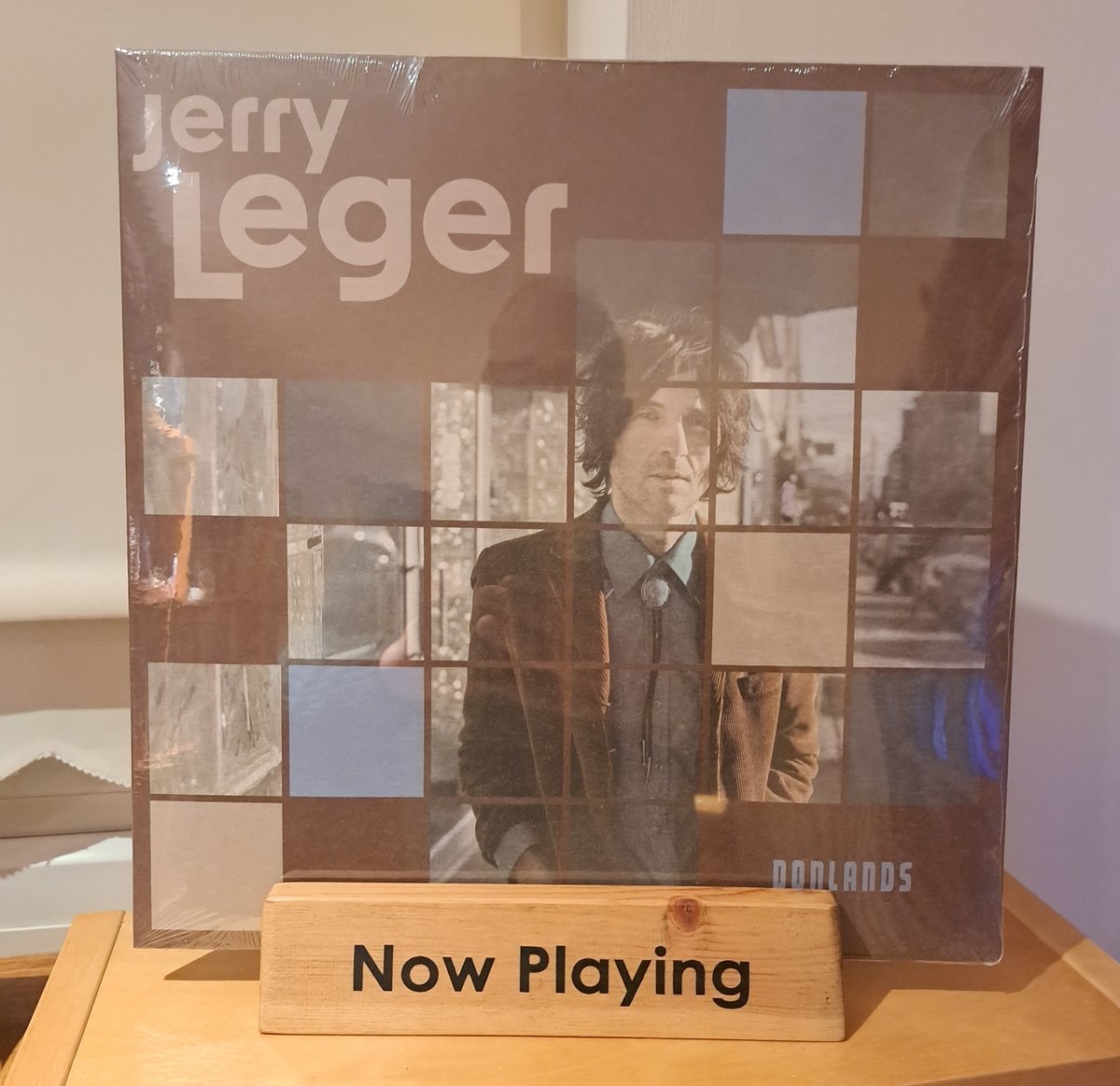 On the turntable tonight, bought from the man himself at his grand gig last night @thegladcafe @JerryLeger . Thanks to @suburbs1