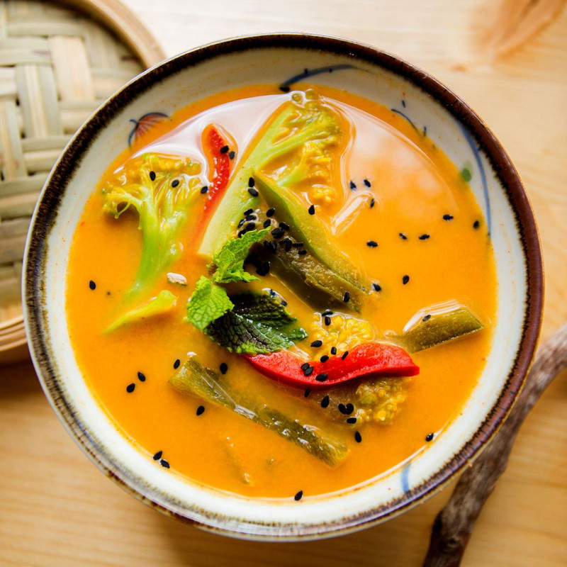 Tips6Tips's tweet image. Get ready to spice up your taste buds with the flavors of Thailand! From tangy Tom Yum soup to savory Pad Thai, Thai food will take your taste buds on a culinary adventure. #thaifood #foodie #spicy