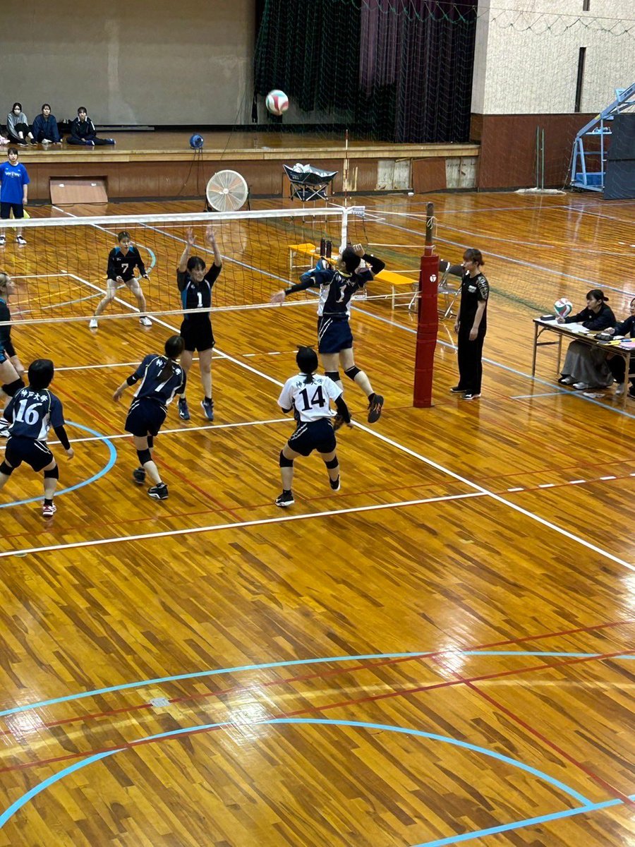 kuvbc's tweet photo. ご報告が遅くなってしまいすみません！
5月19日に行われた試合の結果です。

〇神戸大 3-0 大手前大●
1.25-10
2.25-18
3.25-13

最終戦でも勝利し、5部昇格となりました！また、このリーグをもって4回生は引退となります。たくさんの応援ありがとうございました🙇‍♀️ https://t.co/Yc2DHlvozr