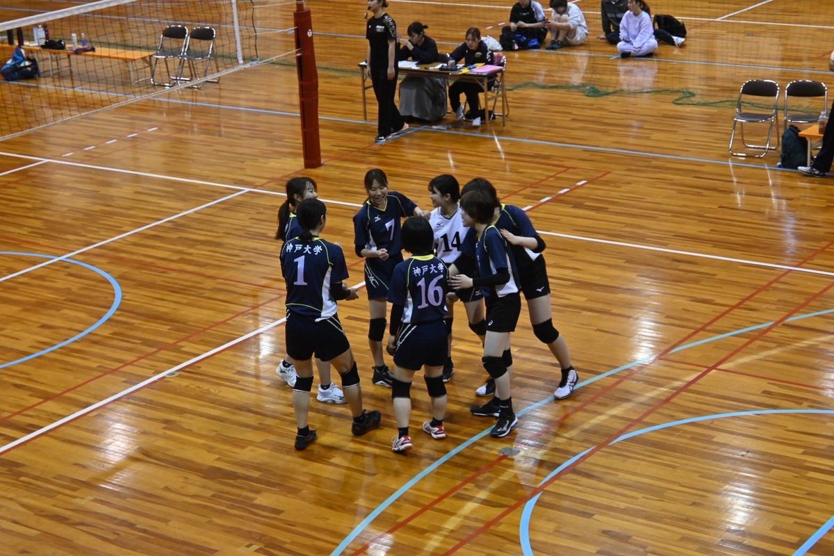 kuvbc's tweet photo. ご報告が遅くなってしまいすみません！
5月19日に行われた試合の結果です。

〇神戸大 3-0 大手前大●
1.25-10
2.25-18
3.25-13

最終戦でも勝利し、5部昇格となりました！また、このリーグをもって4回生は引退となります。たくさんの応援ありがとうございました🙇‍♀️ https://t.co/Yc2DHlvozr