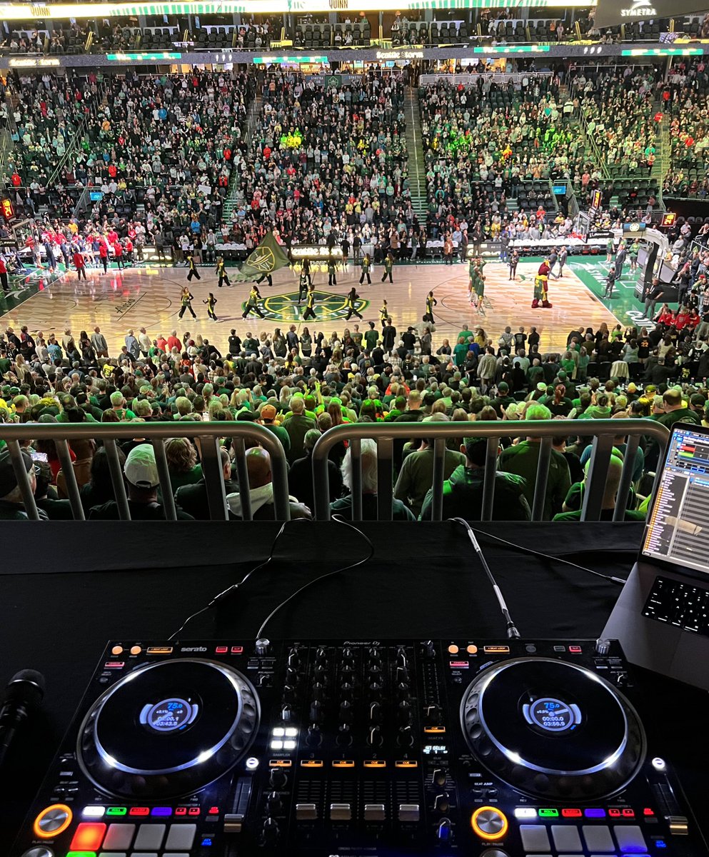 Sold Out House Tonight in @ClimateArena For Seattle Storm! Let’s go! 🎧🏀