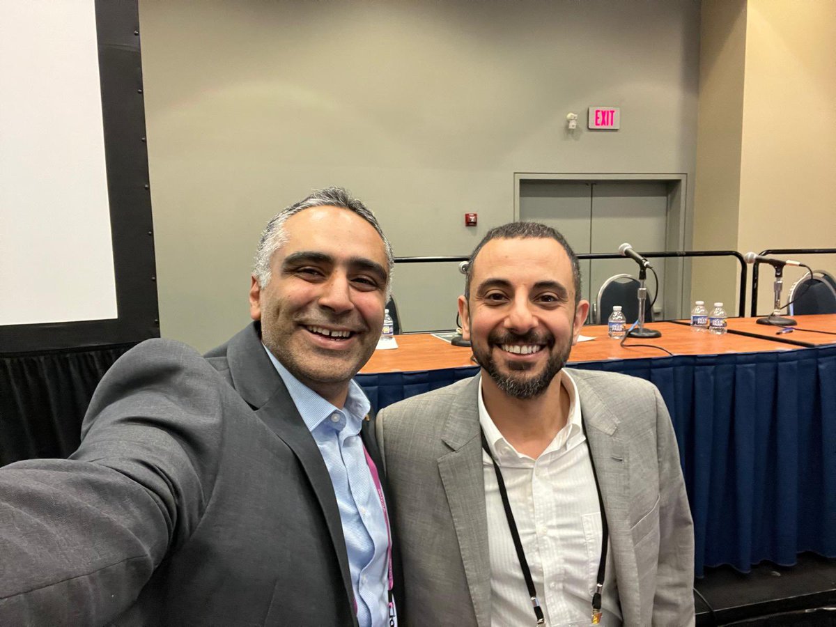 RobertBechara's tweet photo. It’s been a blast catching up with old and new friends at #DDW2024. Honored to present the State of the Art talk on what’s new in colorectal ESD. A big thank you to my esteemed moderators @neilRsharmaMD @MariettaIacucci. As always, so many great talks! Until next year @DDWMeeting https://t.co/fBSZMzhjMF