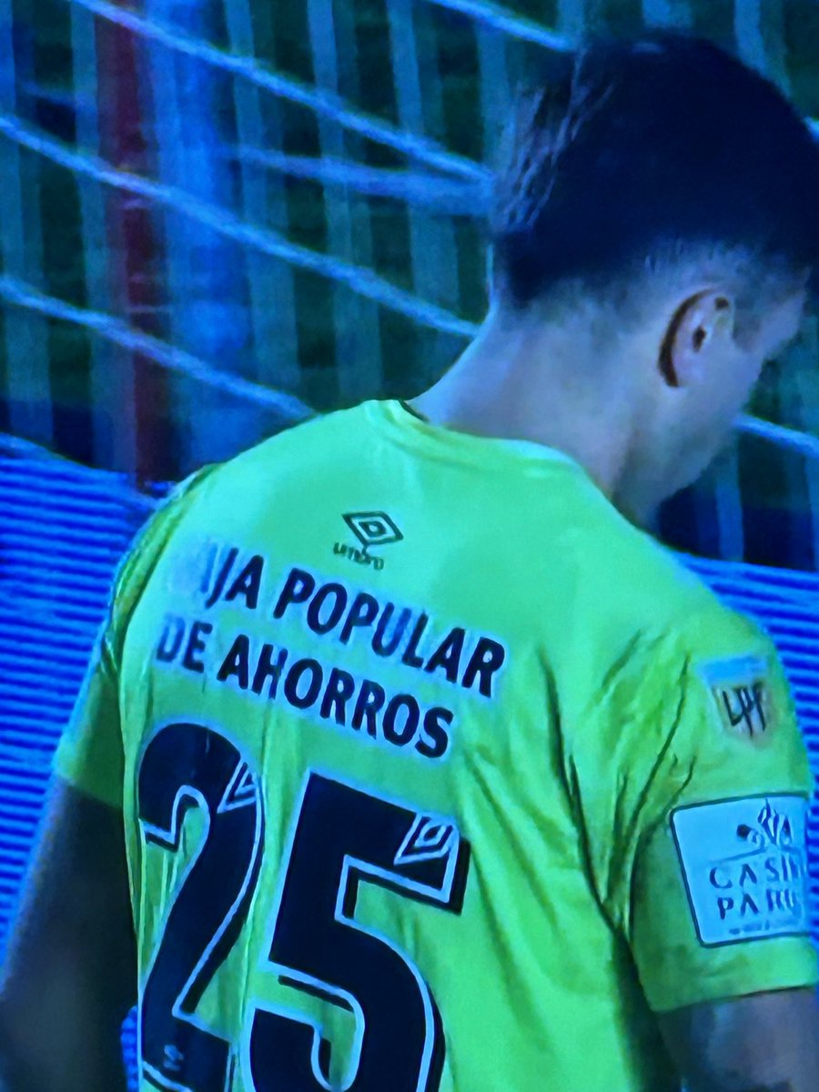 Tenes toda la verga bien adentro pendejo mal agradecido, la re concha de tu mamá