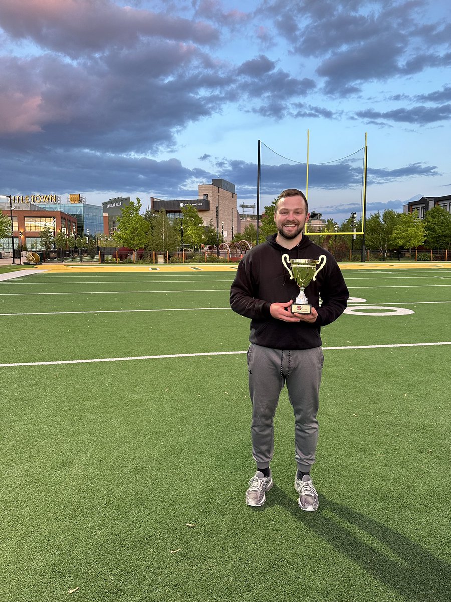 JAnderson444's tweet photo. Here we are again folks it’s 9:00 PM (CT) and I am now a 6 time kickball champion 🏆🏆🏆🏆🏆🏆 https://t.co/hIFlf8c1Fa