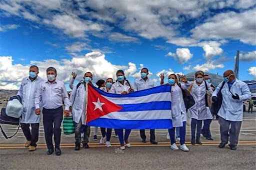 🌟Es realmente un orgullo para nuestro pueblo y para nuestra Revolución que nuestros trabajadores de la salud estén prestando servicio en otros países'. #40AniversarioUCCM #CubaPorLaVida #CubaCoopera