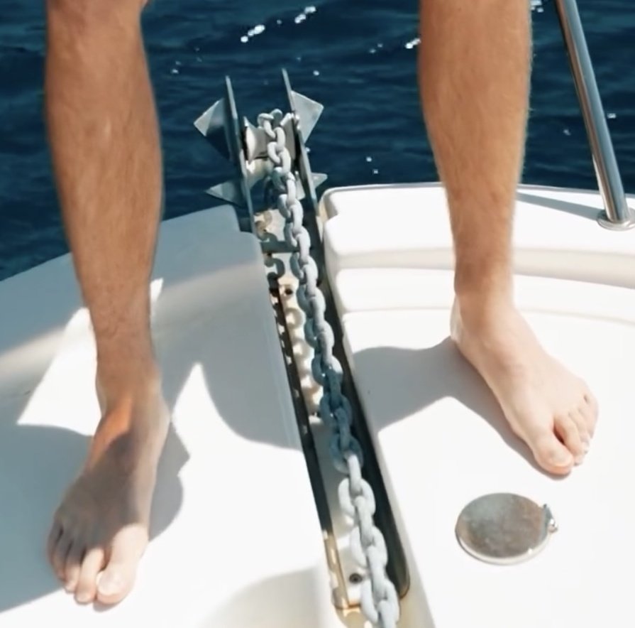 GFeetLover12's tweet photo. @OscarPiastri probably has the sexiest feet in the current F1 grid. https://t.co/h20THB95lD