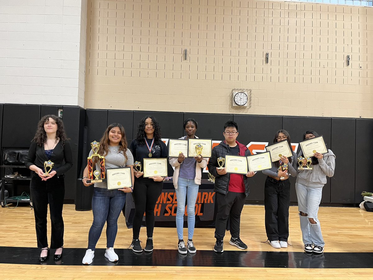 Sunset Park High School (@sunsetparkhs) on Twitter photo Our first History Fair was a great success! The SPHS community is so proud of the students who participated in the event. Thank you to all who came out to support this wonderful fair.
<a href="/BKNHSSuptRoss/">Janice Ross</a> <a href="/BrooklynNorthHS/">Brooklyn North High Schools</a> <a href="/MNegron_NYC/">Miguel Negron</a> Our first History Fair was a great success! The SPHS community is so proud of the students who participated in the event. Thank you to all who came out to support this wonderful fair.
<a href="/BKNHSSuptRoss/">Janice Ross</a> <a href="/BrooklynNorthHS/">Brooklyn North High Schools</a> <a href="/MNegron_NYC/">Miguel Negron</a>