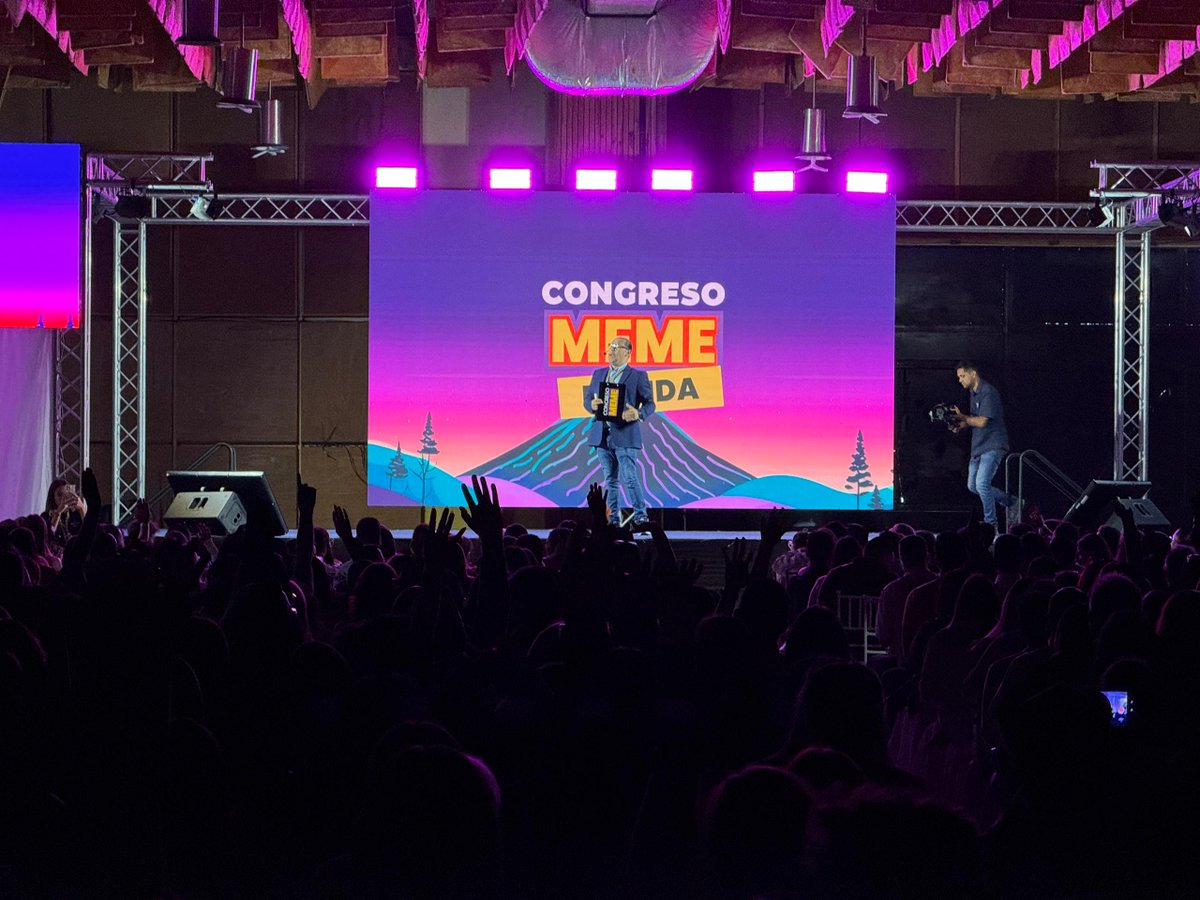 La educación está de moda en Venezuela! 🇻🇪 Gracias Mérida #CongresoMeme Gracias 
youtube.com/watch?v=anwyyh…