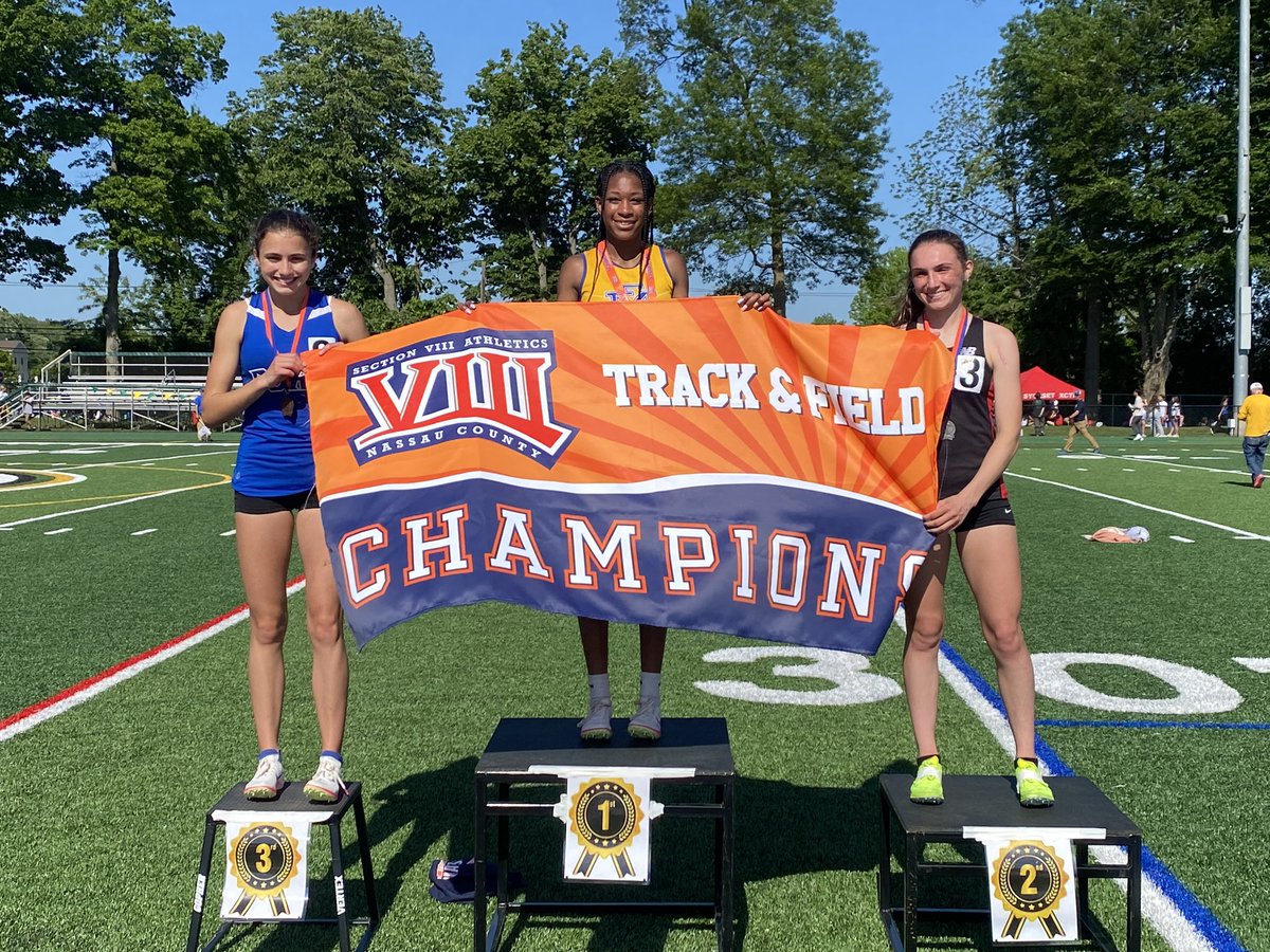 EMXCTF's tweet image. 🏆 ALL-COUNTY SHOUT OUT 🏆 
Zaria Hall earned the 🥇in the 1500m leading wire-to-wire for an 8-second win in 4:44.23! #CountyChamp #AllCounty #SettingThePace
