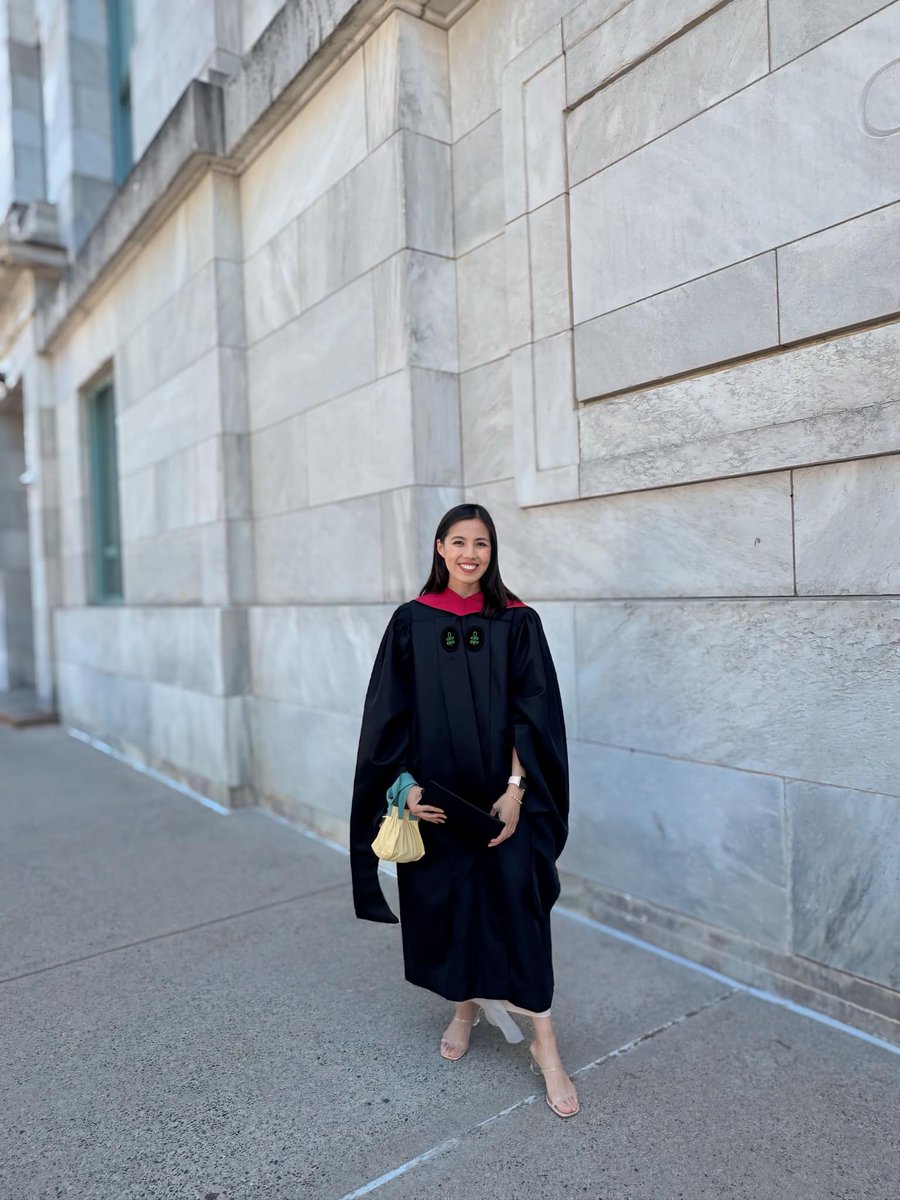 PhilstarNews's tweet photo. ‘YEAH, I GET IT, GRUMADUATE SI TRICIA SA HARVARD, BUT THE POINT IS NEED PA BA PICTURAN?’ 😅

Tricia Robredo, daughter of former Vice President Leni Robredo, has finally graduated from the prestigious Harvard Medical School, where she pursued a master’s degree in Medical Sciences in Global Health Delivery.

The former vice president shared photos of Tricia’s graduation on her Facebook account on Thursday.

“Always proud of the Robredos!” one comment reads. | via John Marwin Elao (@jmarwinelao)

📸 Leni Robredo