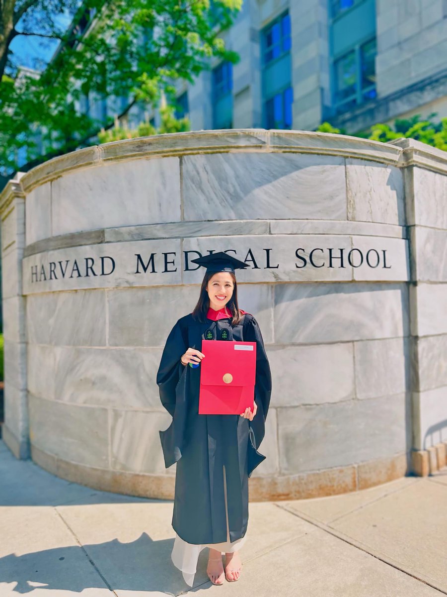 ‘YEAH, I GET IT, GRUMADUATE SI TRICIA SA HARVARD, BUT THE POINT IS NEED PA BA PICTURAN?’ 😅

Tricia Robredo, daughter of former Vice President Leni Robredo, has finally graduated from the prestigious Harvard Medical School, where she pursued a master’s degree in Medical Sciences