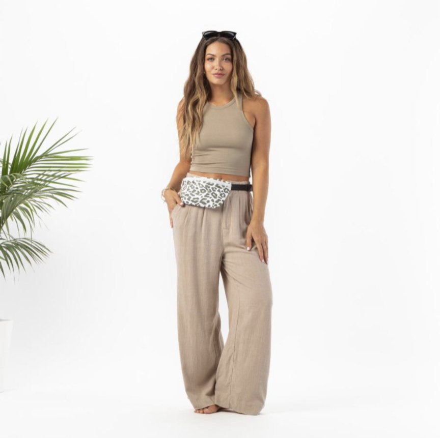 PaAni37596525's tweet image. ＼#ハワイ 生まれのスプラッシュプルーフポーチ&amp;amp;バッグ／ #アロハコレクション　#alohacollection 軽量丈夫 #リゾート #トリップ #ヨガ #フィットネス 日常使いにも👍

store.shopping.yahoo.co.jp/paani/