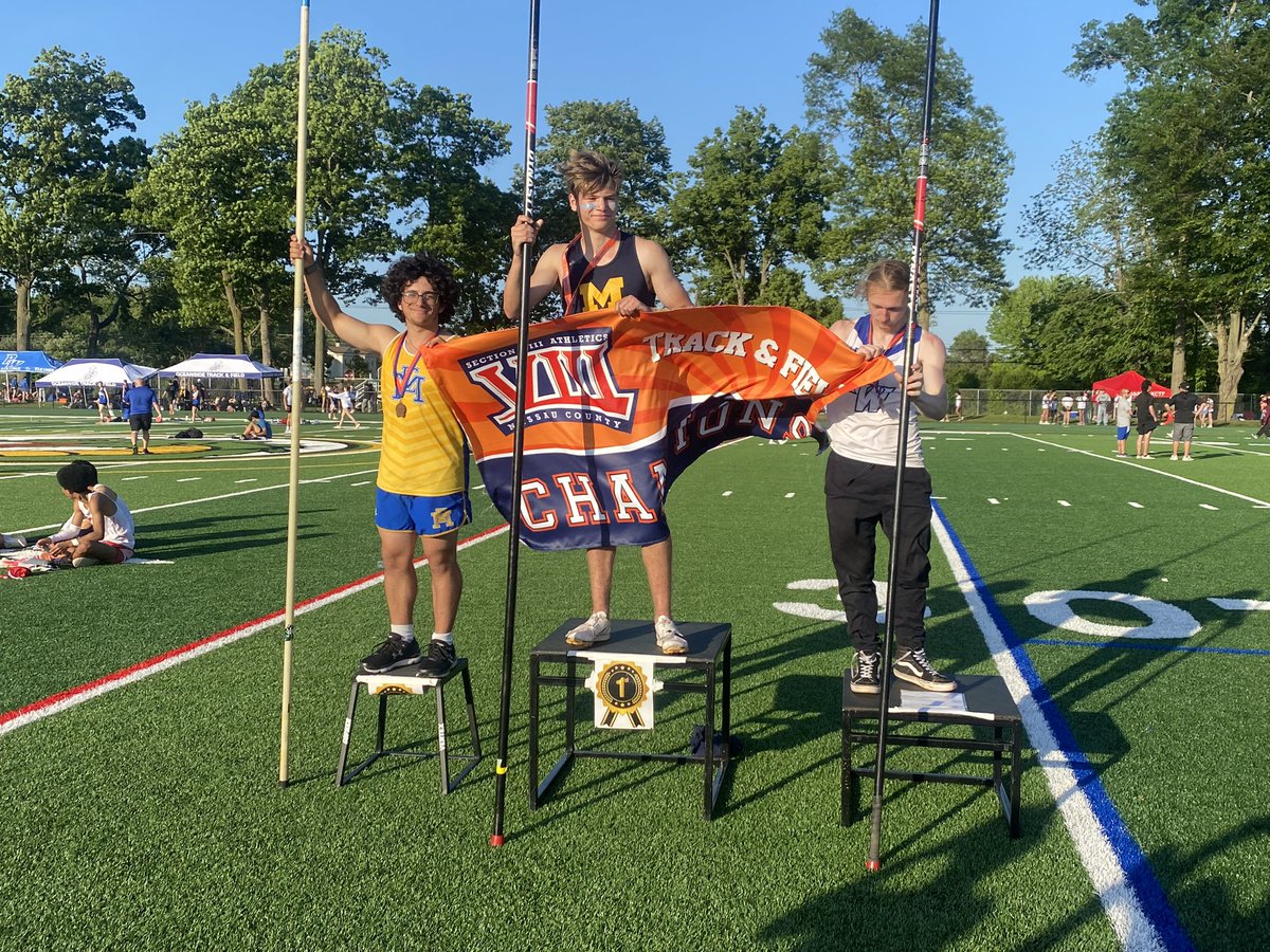 EMXCTF's tweet photo. ๐ ALL-COUNTY SHOUT OUT ๐
Aaron Schlectman vaulted his way back onto the All-County podium with a ๐ฅin his signature event! This is a true example of what dedication and becoming a student of your events can allow you to achieve! #JetsFly https://t.co/uMqKQiOG2a