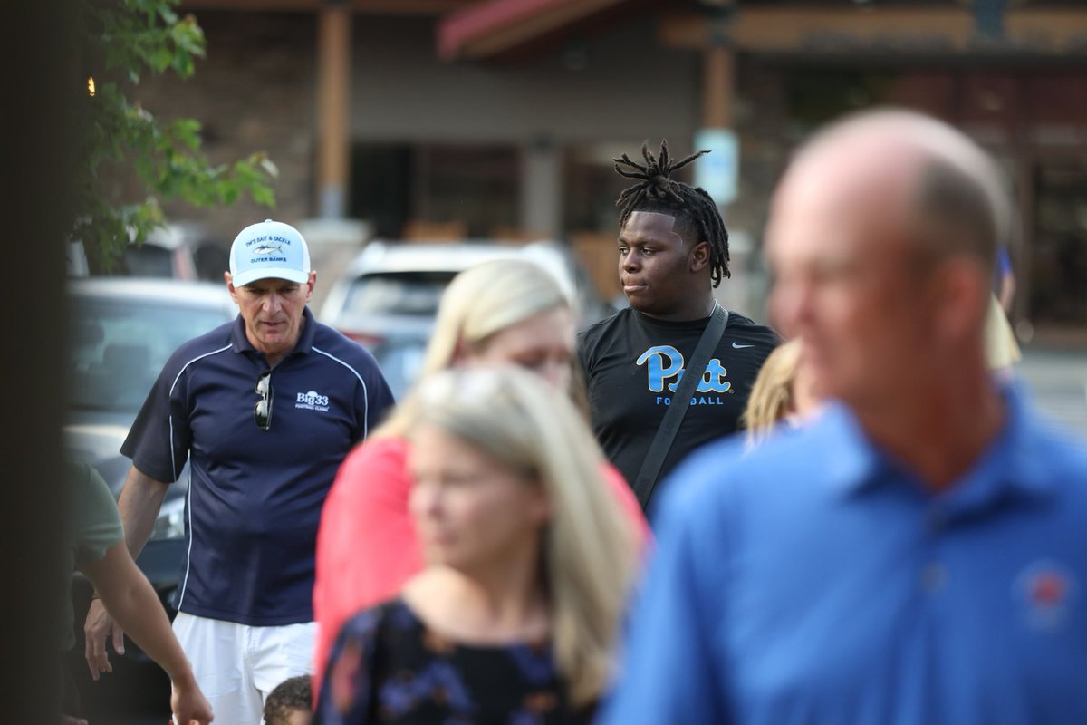 🏈Team Pennsylvania is here from across the state! What a fun night! 
⭐️Thanks to everyone who came out to Appalachian Harley Davidson! 

<a href="/PSFCA_/">PSFCA</a> 

 #Big33 #football #cheerleading #pennsylvania #maryland