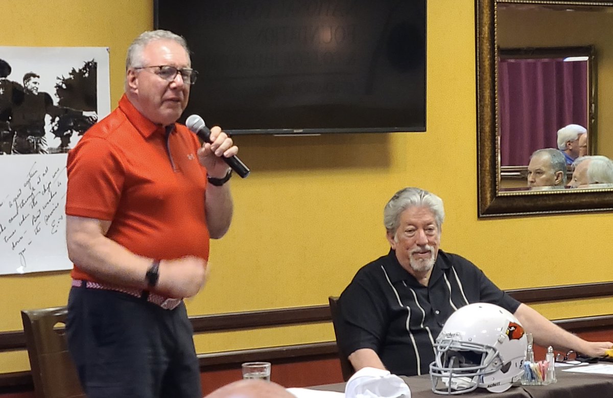 BigRed_STL's tweet image. Everyone had a great time today at the @NFFStLouis luncheon today with @RandyKarraker and @HBalzer721. 

Great #STLRams and Big Red talk and we also got to sing Happy Birthday to Johnny Roland!