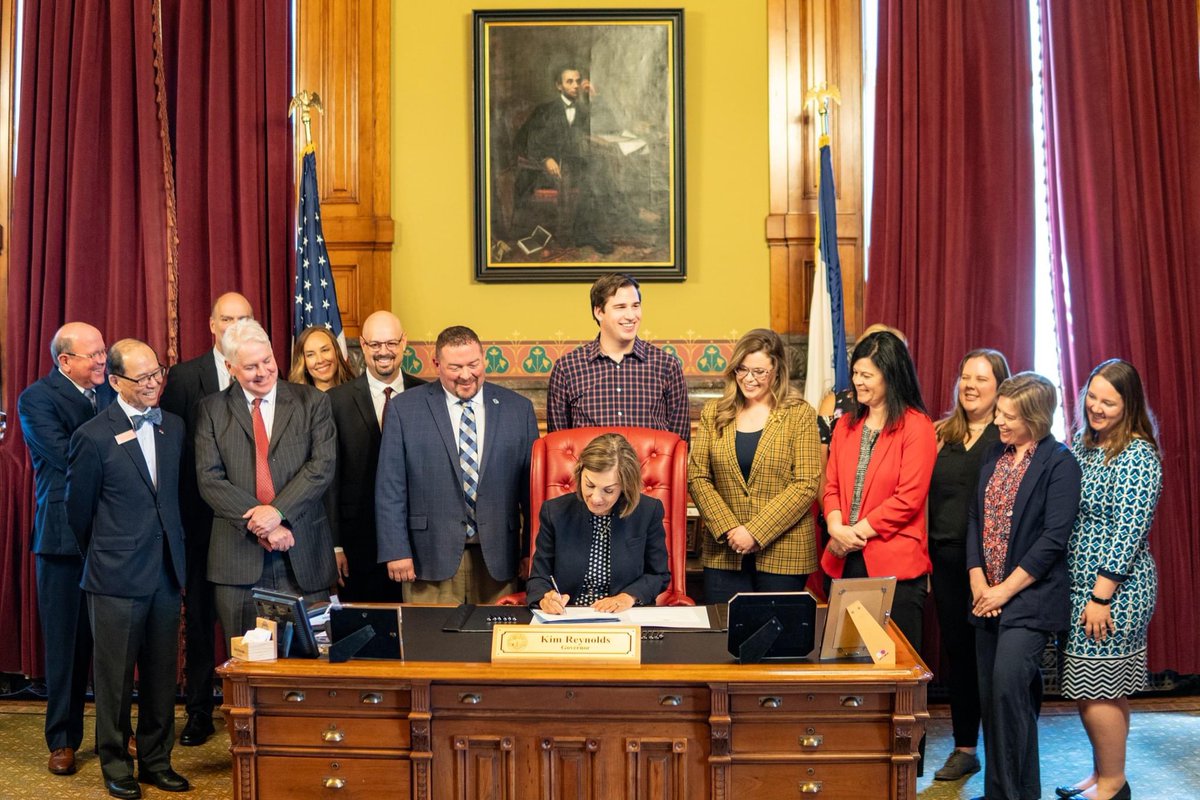 Community college leadership in Iowa, including the 15 presidents and chancellors, came together to create a bill that provides equitable funding for community colleges across the state! #TritonNation #TritonExperience More about this historic moment at iowacentral.edu/news/article.a…