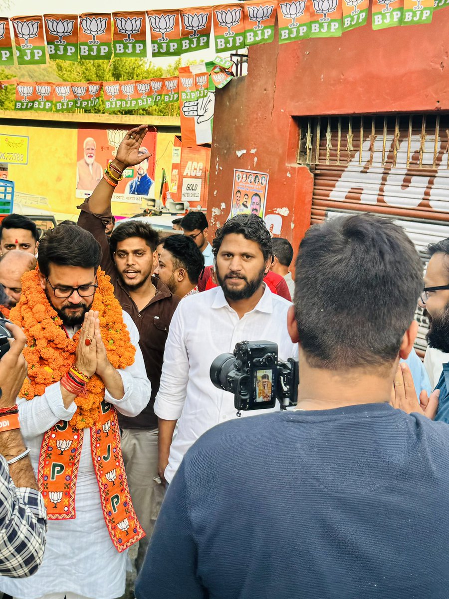 sudhirjoshii's tweet photo. BJP ज़िंदाबाद,जय Himachal……

Himachal प्रदेश में चुनाव हो रहें हैं ,1 जून को Voting होनी है ,सब जगह से BJP को अपार बहुमत मिल रहा है …..
@ianuragthakur @AmitShah #loksabaelction2024 #Himachal https://t.co/YpKb5zhroh
