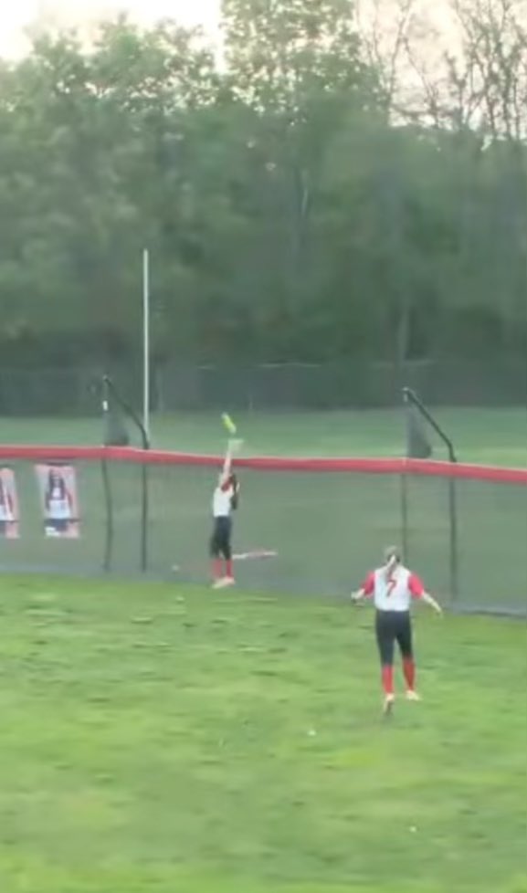 faceman104's tweet photo. Felt like a playoff game tonight and wouldn't have won without Sadie robbing Braintree of an HR!  16-2..
#CATSwithBATS! https://t.co/B4XGlLMoCk