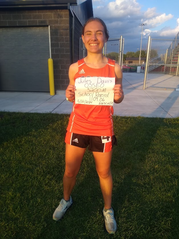 osseotf's tweet photo. SCHOOL RECORD ALERT!!!  Jules Davis in the 3200 in 11:09.06, breaking Heather Anderson's record from 1996.  Special way to celebrate your 18th B-Day, Happy Birthday Jules! @OSHorioles https://t.co/sKzGxoF5Lb