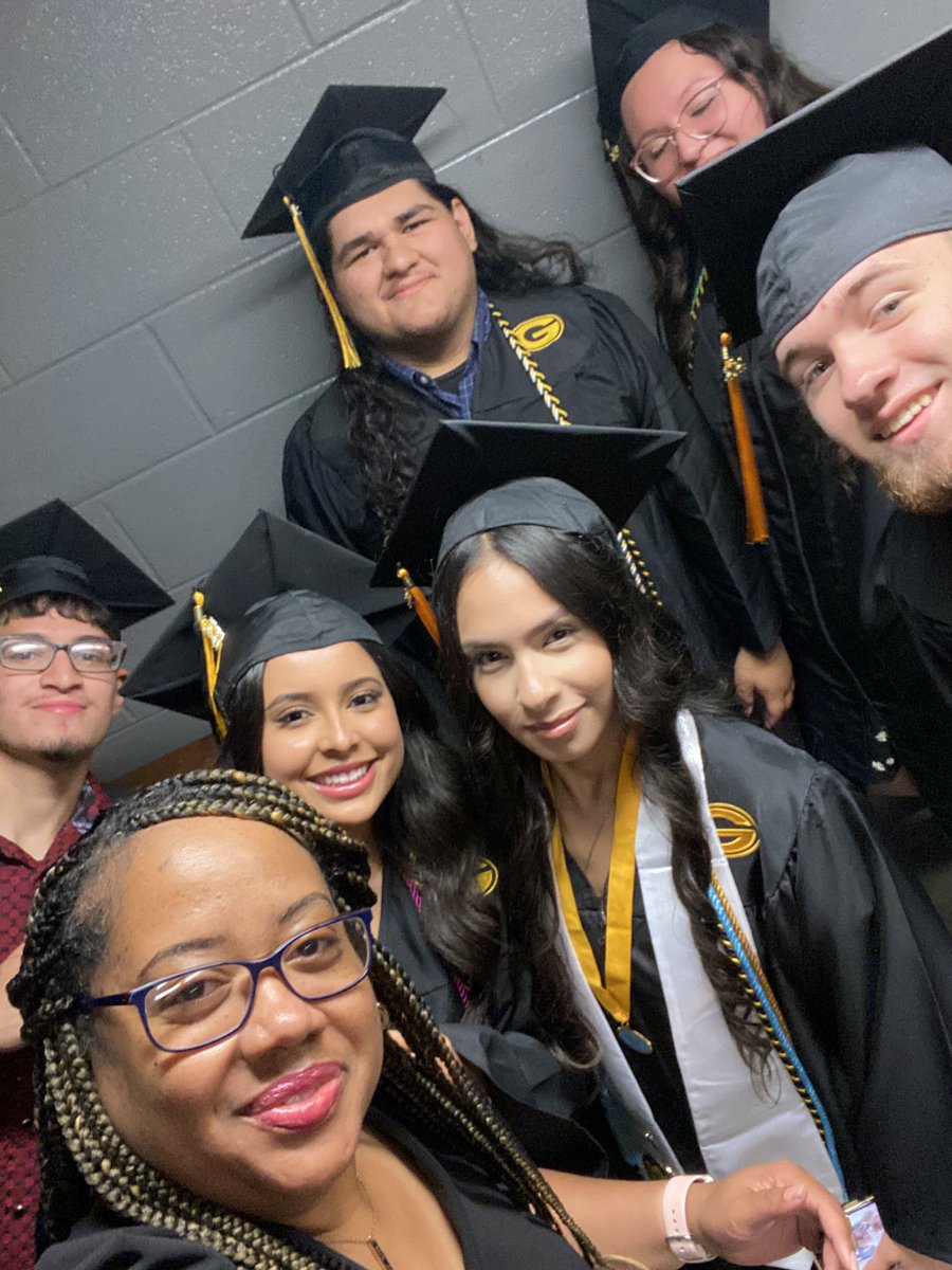 atiba31's tweet photo. Congrats to my caseload!!! It’s been a joy to have been your school counselor the last four years! https://t.co/ZleLSfQT8y