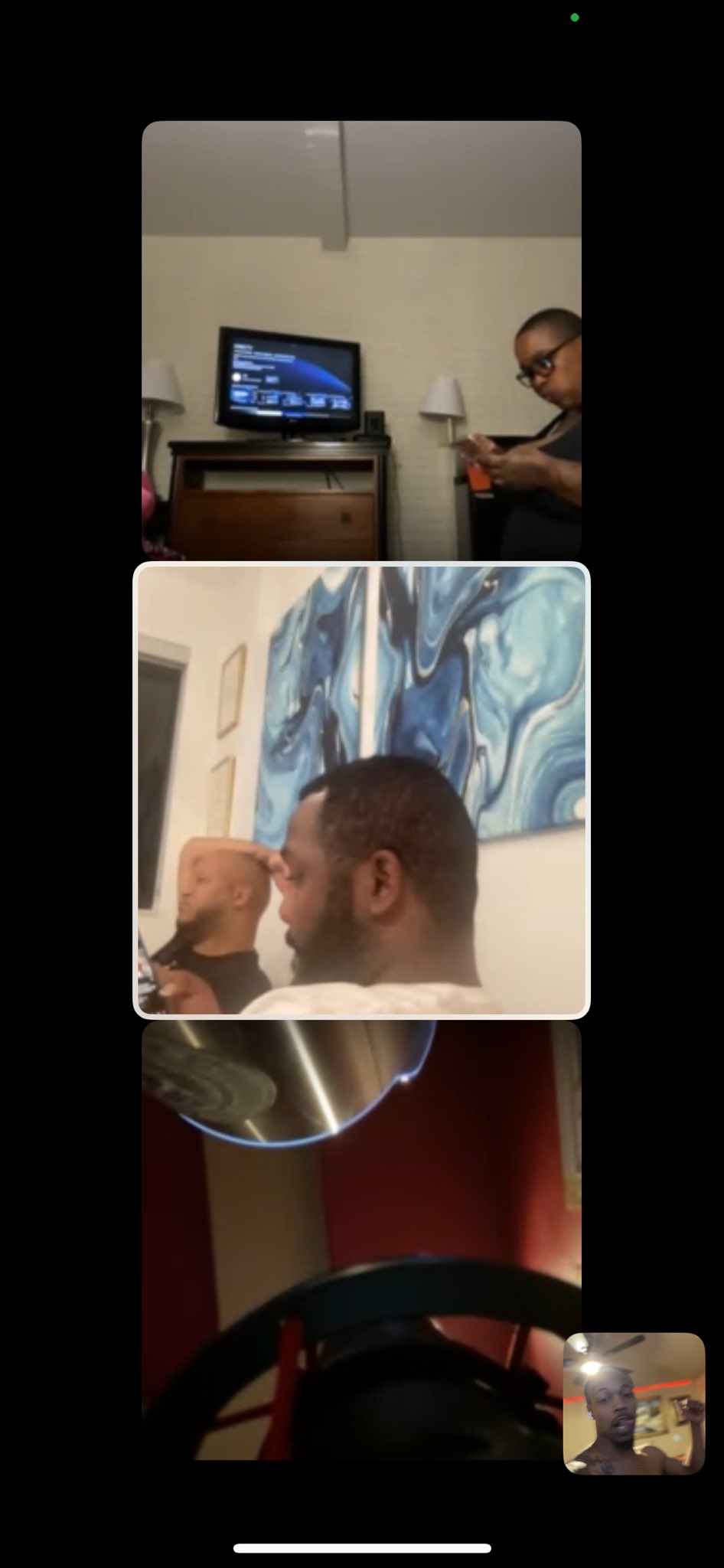 It’s my sis Gday!!! @ToxicFoxxii420 @Overlord_Merc @mixtur3_of_2 https://t.co/rffMWyjU6A