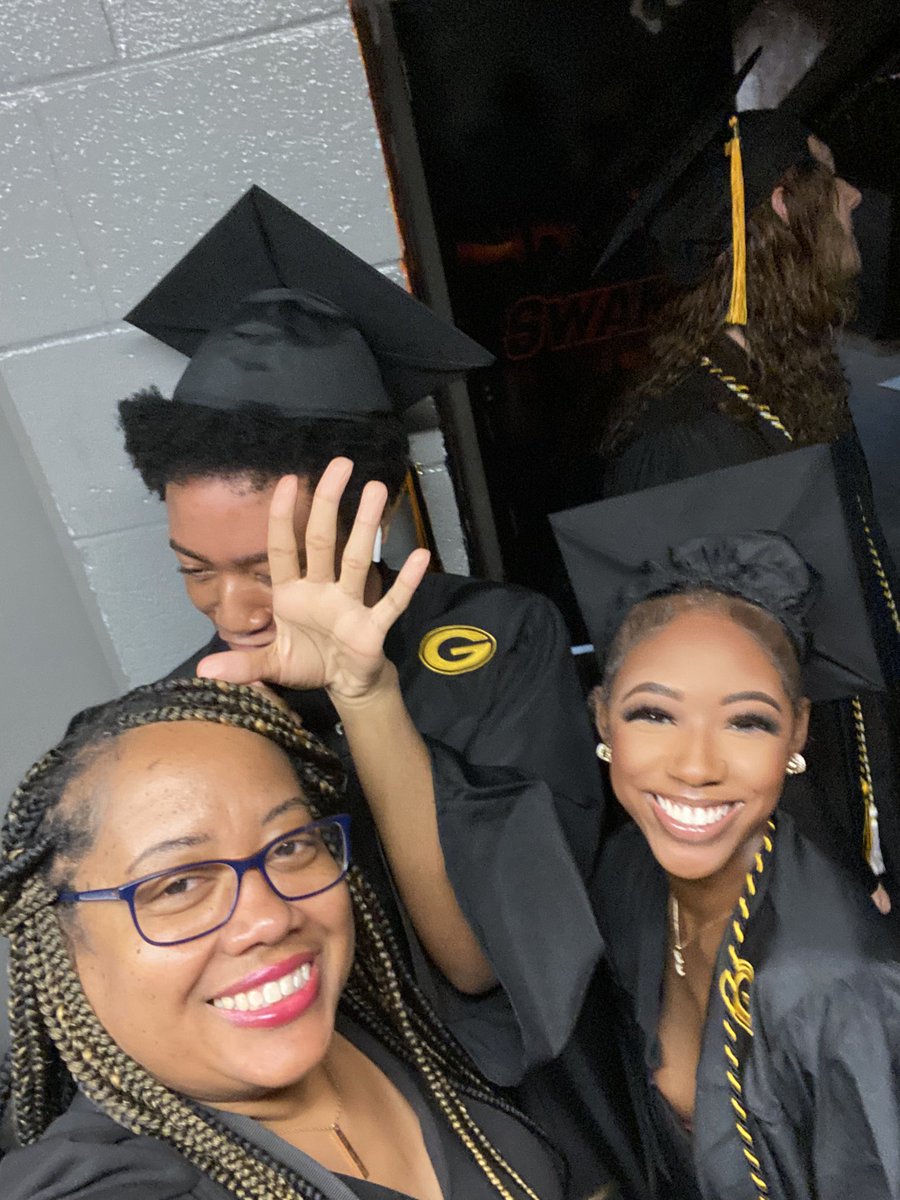 atiba31's tweet photo. Congrats to my caseload!!! It’s been a joy to have been your school counselor the last four years! https://t.co/Apn1FJe9Jm