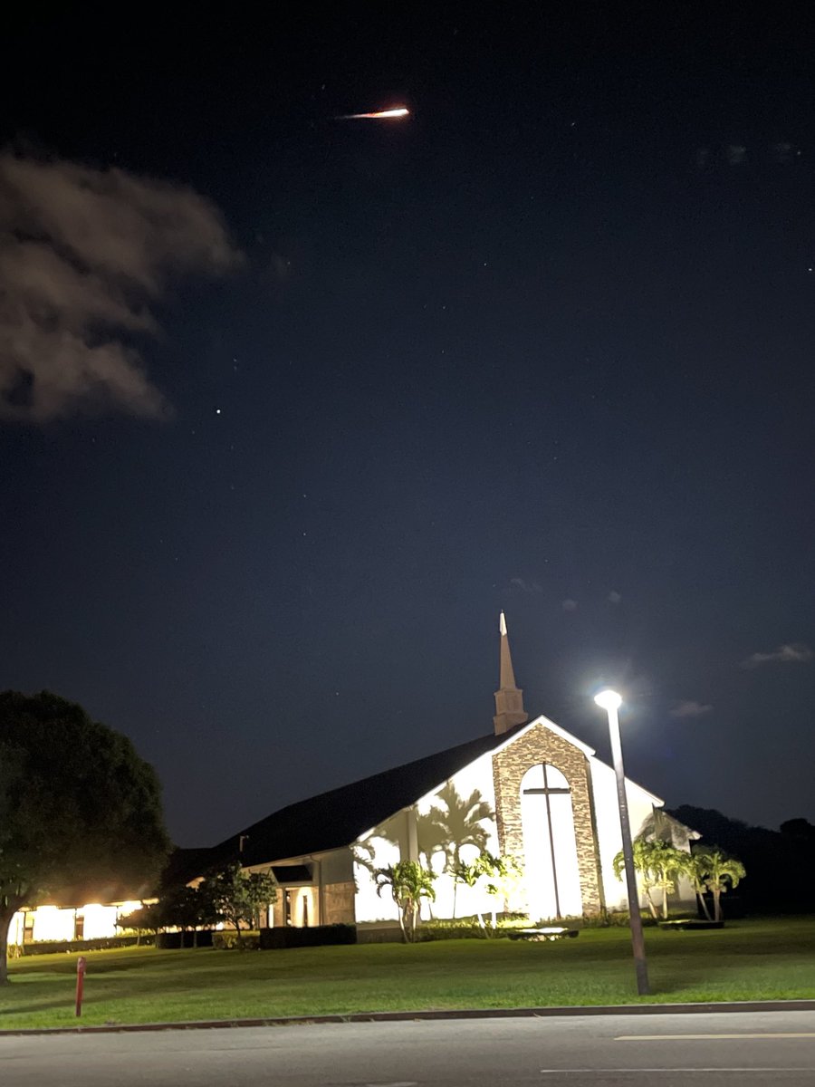 Another beautiful Fl night and another SpaceX rocket flying by….🚀