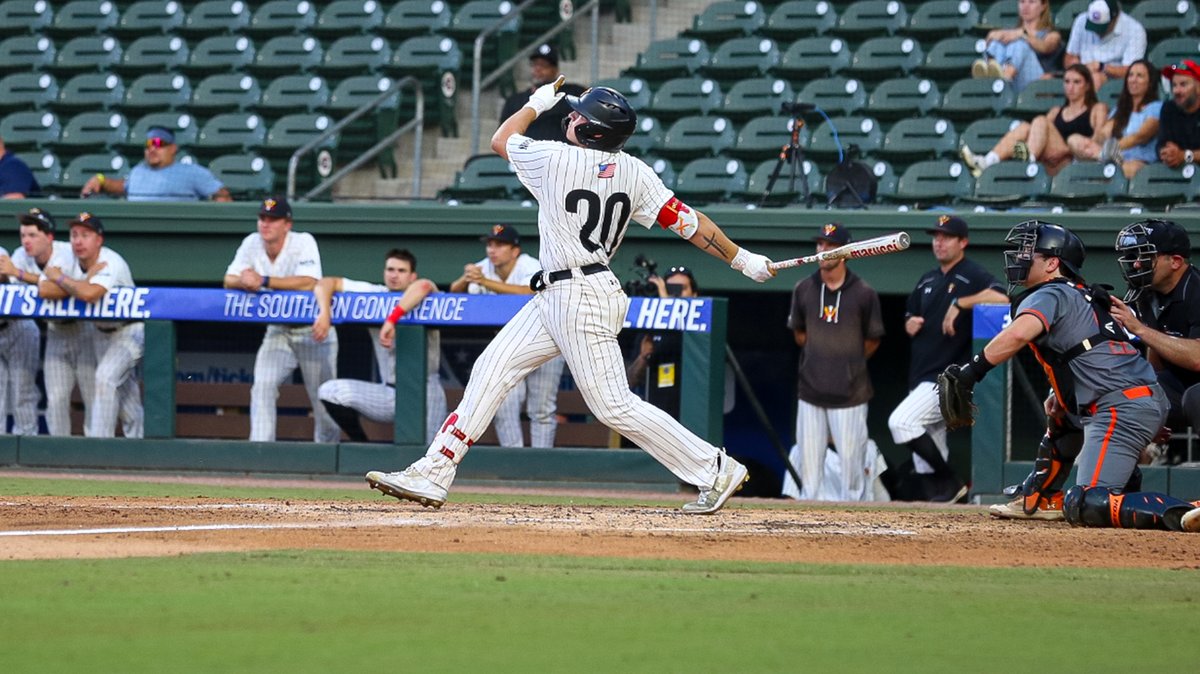 Ladies and gentlemen, your NEW single-season RBI record holder, Grayson Fitzwater 💣

#RahVaMil #VMIBaseCo
