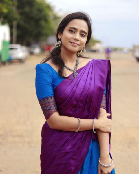 manisha_mithra's tweet photo. Ready to go temple ๐๐ค....#templevibes #selflove #dreambig #Halfsaree #traditional #feelpeace https://t.co/jOcAAshk29