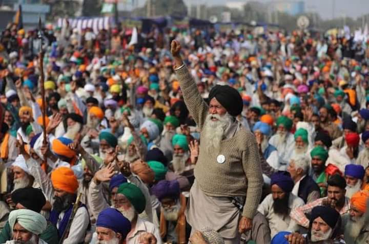 While everyone has surrendered to Government, farmers are only standing, yesterday thousands of farmers assembled at Shambhu, Khannauri borders to send a message, that they r Are still free, they will fight, for their rights, they will ensure MSP Guarantee Law is enacted. #MSP