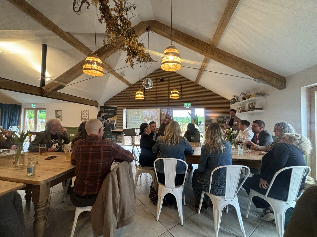 A great evening at Cotswold Networking Cirencester last night, held at Roots + Seeds Restaurant. 

Thank you to Tracy Marland and @DavidRMitchell for delivering great talks, and of course Angela for hosting!

#CotswoldNetworking #CirencesterNetworking
