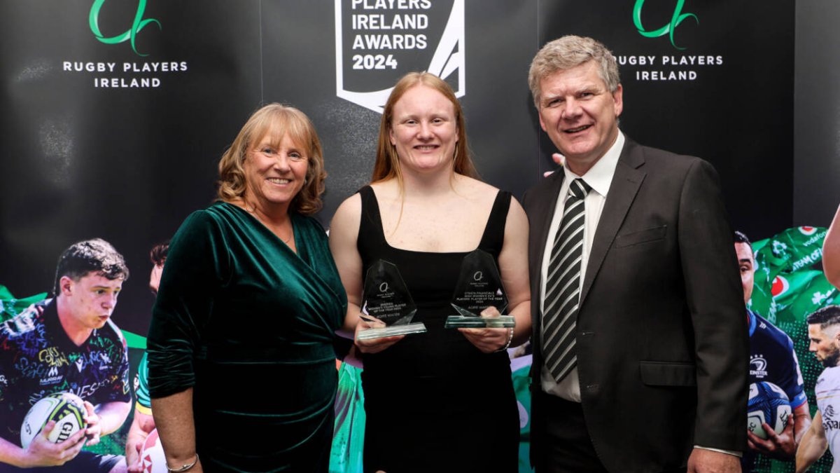 Huge congratulations to #UCDSPHPSS Physiotherapy student, Aoife Wafer, who was voted the Strata Financial Women’s 15s Players’ Player of the Year and Energia Women’s 15s Young Player of the Year at the annual Rugby Player Ireland Awards ceremony in Dublin last night👏🤩