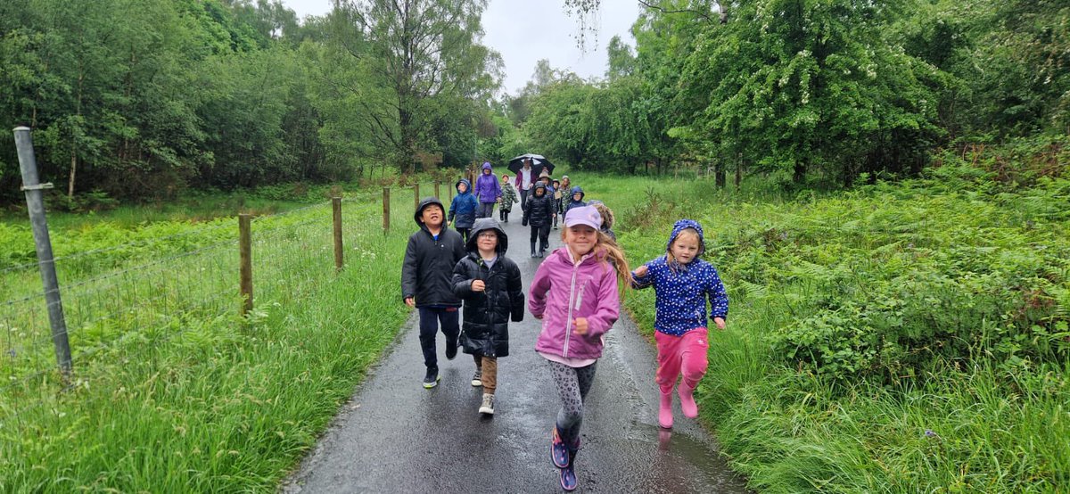 southwalneyinf's tweet photo. The rain didn’t stop the outdoor adventures of Yr 2. swallows class may have been a little damp but their spirits and smiles weren’t as they came back and shared stories of their learning adventure 💙💛 #SWINS https://t.co/XkSZBqutcB