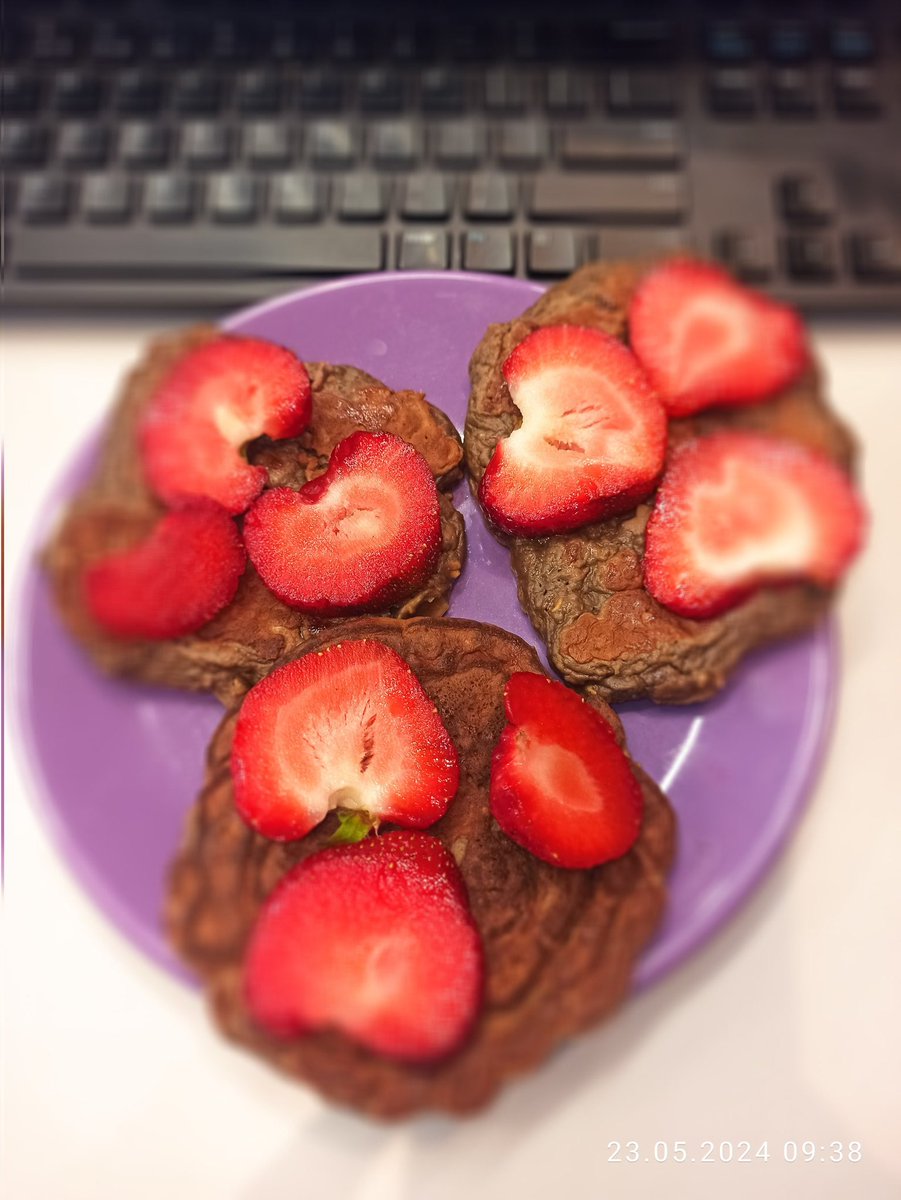 MartaPawowicz1's tweet photo. #happy #orgasmic 🤭#brakefast 🥞 #tome 😋 🍓 #Strawberry #berry #BerryHeart 🫶 https://t.co/nGiK5f4XNw