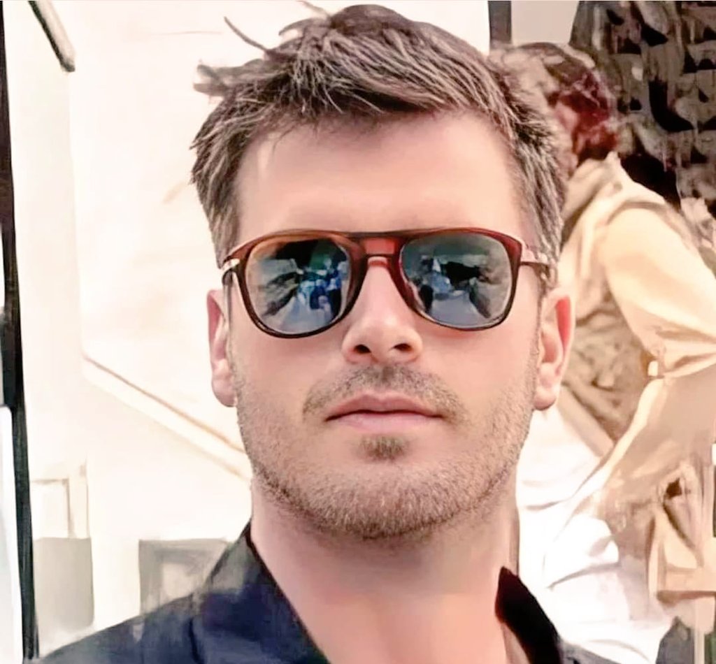 Irresistible ❤️❤️
#Kivanctatlitug