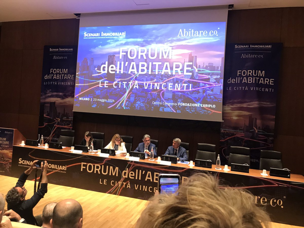 erretwin's tweet photo. Forum dell'Abitare is starting #Milano #scenariimmobiliari "Le città vincenti" https://t.co/zK7gTh0iiR