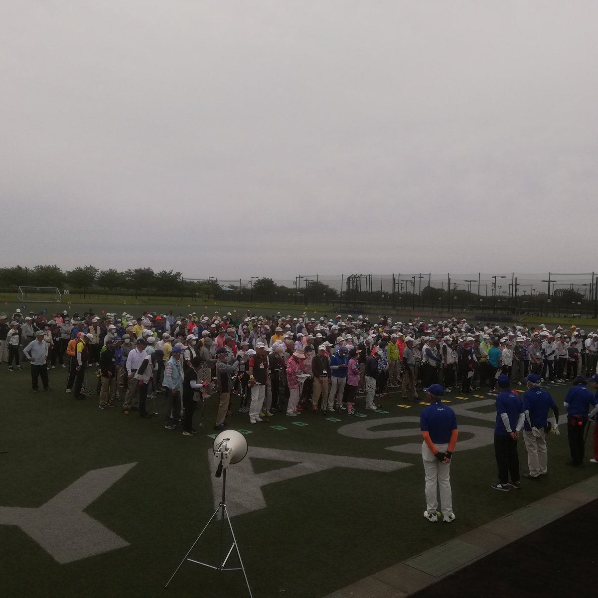 sisirou's tweet photo. 神奈川県グランドゴルフ春の大会が、綾瀬市スポーツ公園9時半から始まった。487名が参加。 https://t.co/8ZGVaOhejb