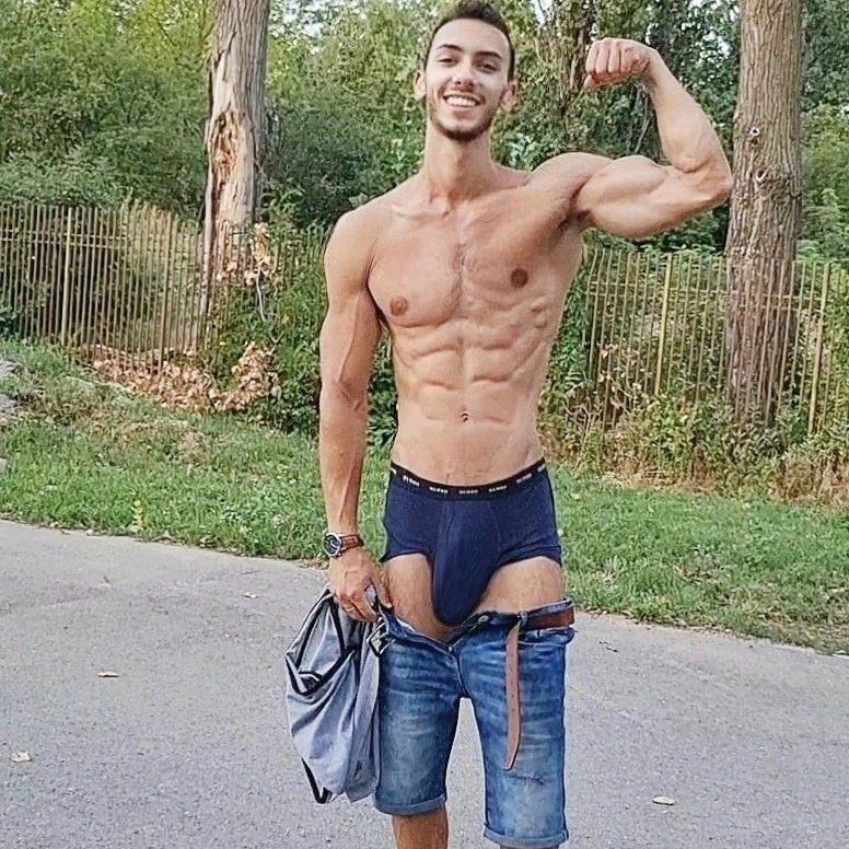 fitmandan2's tweet photo. which one would you like to touch, my 💪 or my 🍆?

Check out my bio for more https://t.co/jZu6HLKCNH