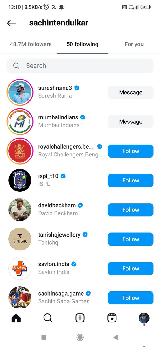 Sachin Tendulkar following rcb but rcb didn't follow sachin tendulkar @ImRaina @RCBTweets worst behaviour